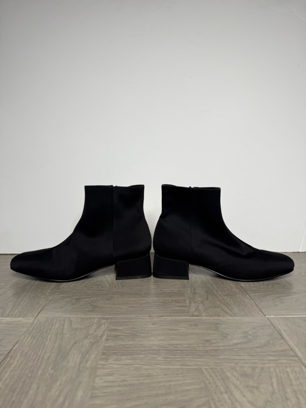 Jeffrey Campbell Katlyn Black Bootie 8 - Picture 5 of 9